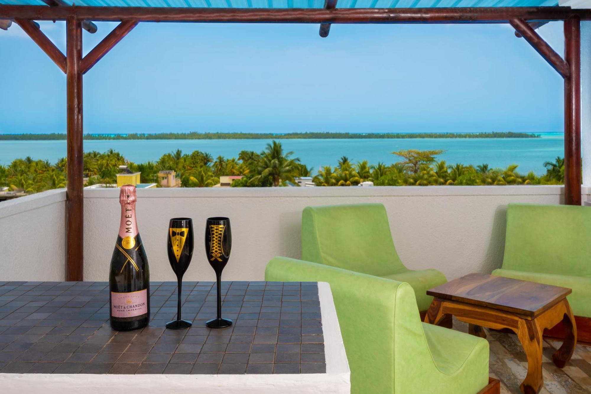 Twakila Sunset Suites La Gaulette Esterno foto