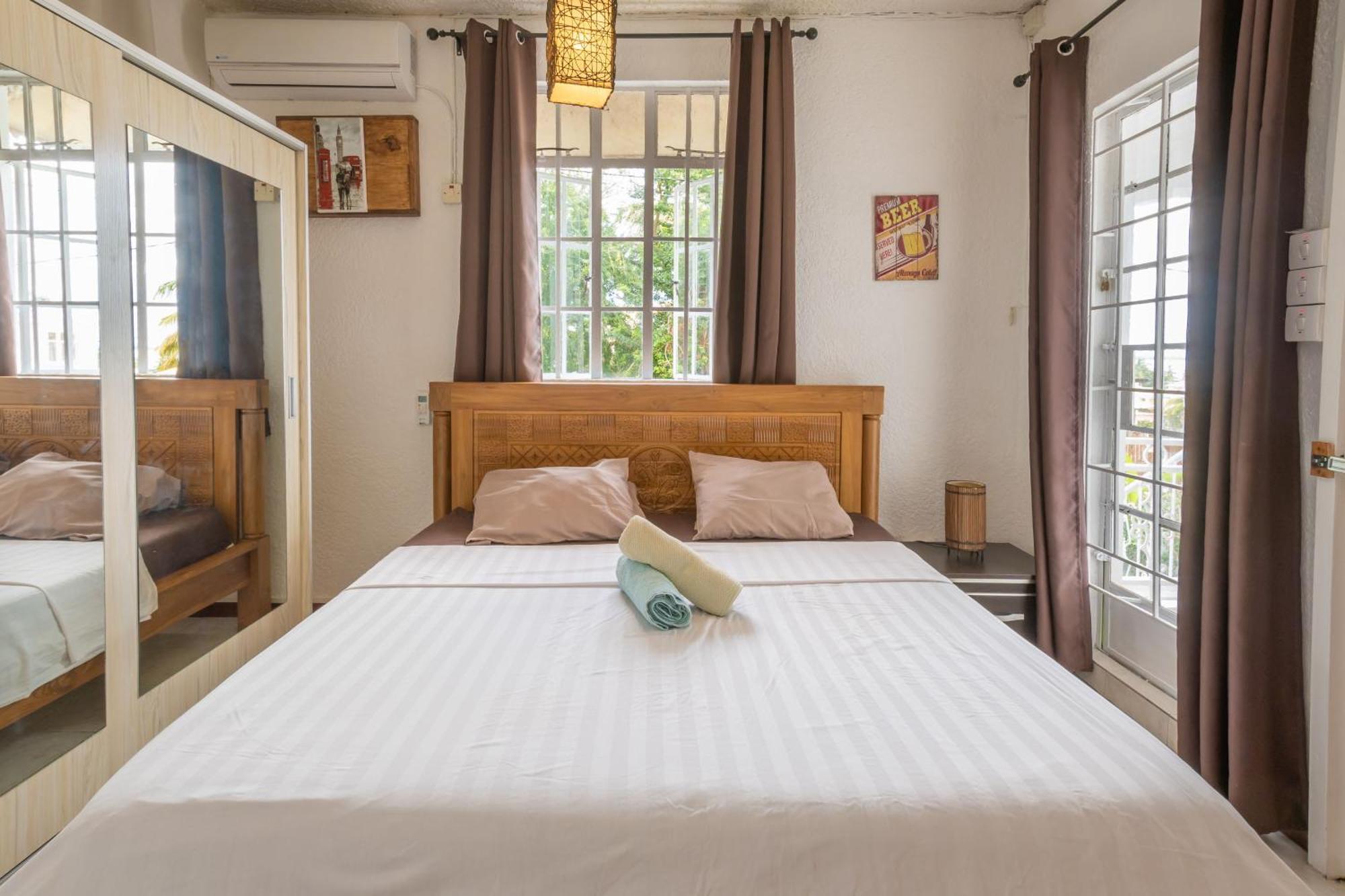 Twakila Sunset Suites La Gaulette Esterno foto
