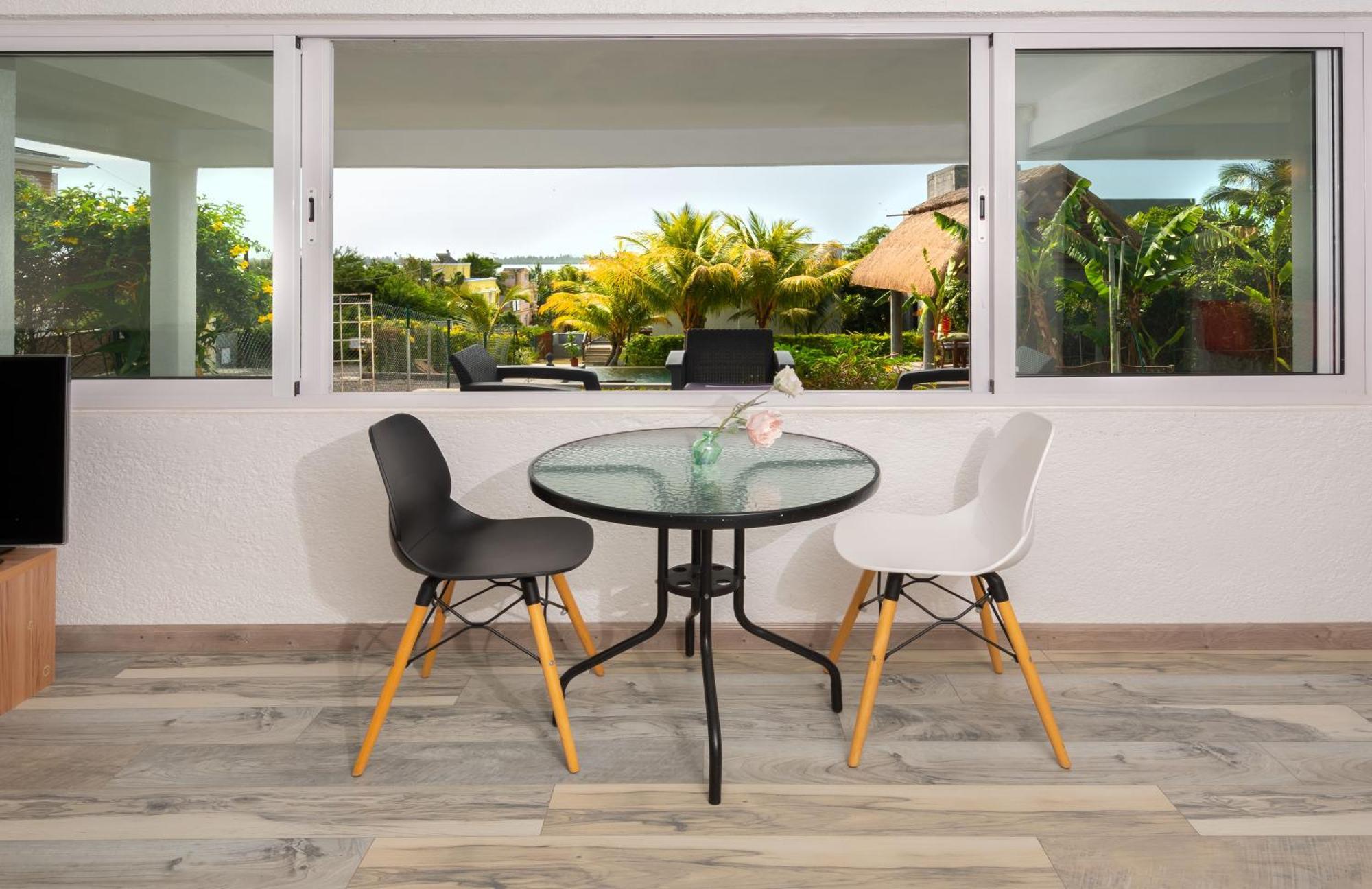 Twakila Sunset Suites La Gaulette Esterno foto