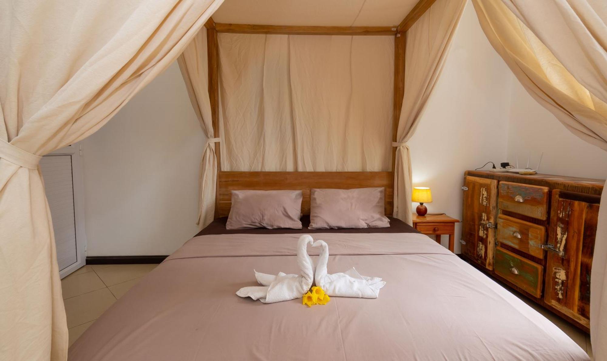 Twakila Sunset Suites La Gaulette Esterno foto
