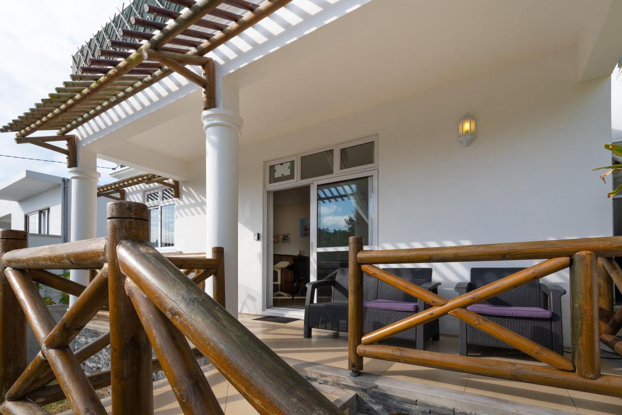 Twakila Sunset Suites La Gaulette Esterno foto